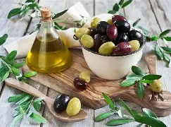 زیتون تازه و با کیفیت، انتخابی عالی برای سلامتی و طعم بی‌ نظیر